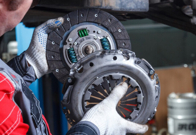 Как проверить износ сцепления без его снятия: два эффективных способа 