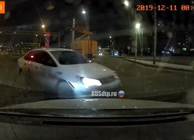 Таксист на красный 