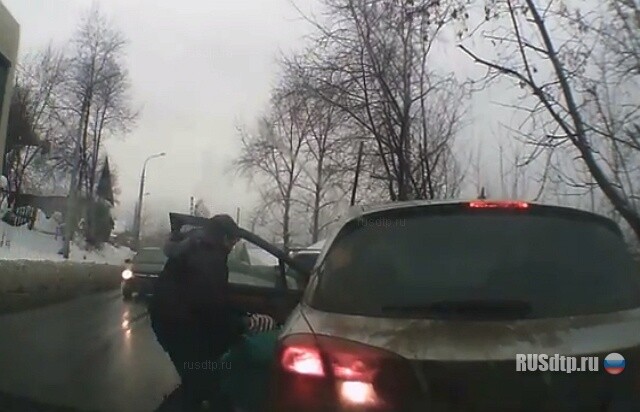 Совершил два дтп и скрылся 