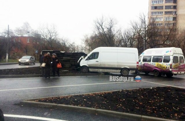 Маршрутка перевернулась в результате ДТП в Балашихе 