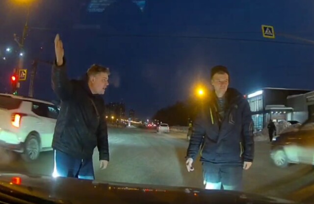 «Тут все так ездят»: Lexus и Toyota столкнулись на Ипподромской в Новосибирске