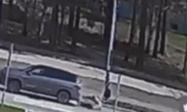 Автомобиль наехал на женщину в Саянске