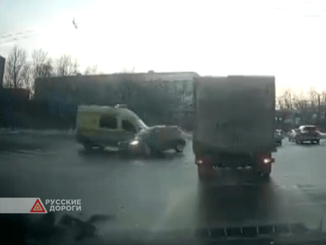 Скорая помощь попала в ДТП в Челябинске 