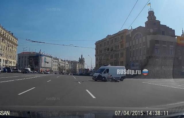 Авария на площади Конституции в Харькове