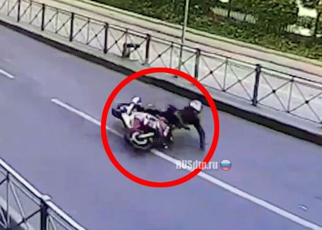 Мотоциклист сломал ключицу, наехав на «лежачий полицейский»