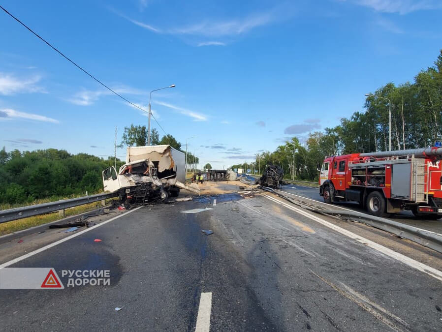 Водители грузовиков погибли в ДТП на трассе М-7