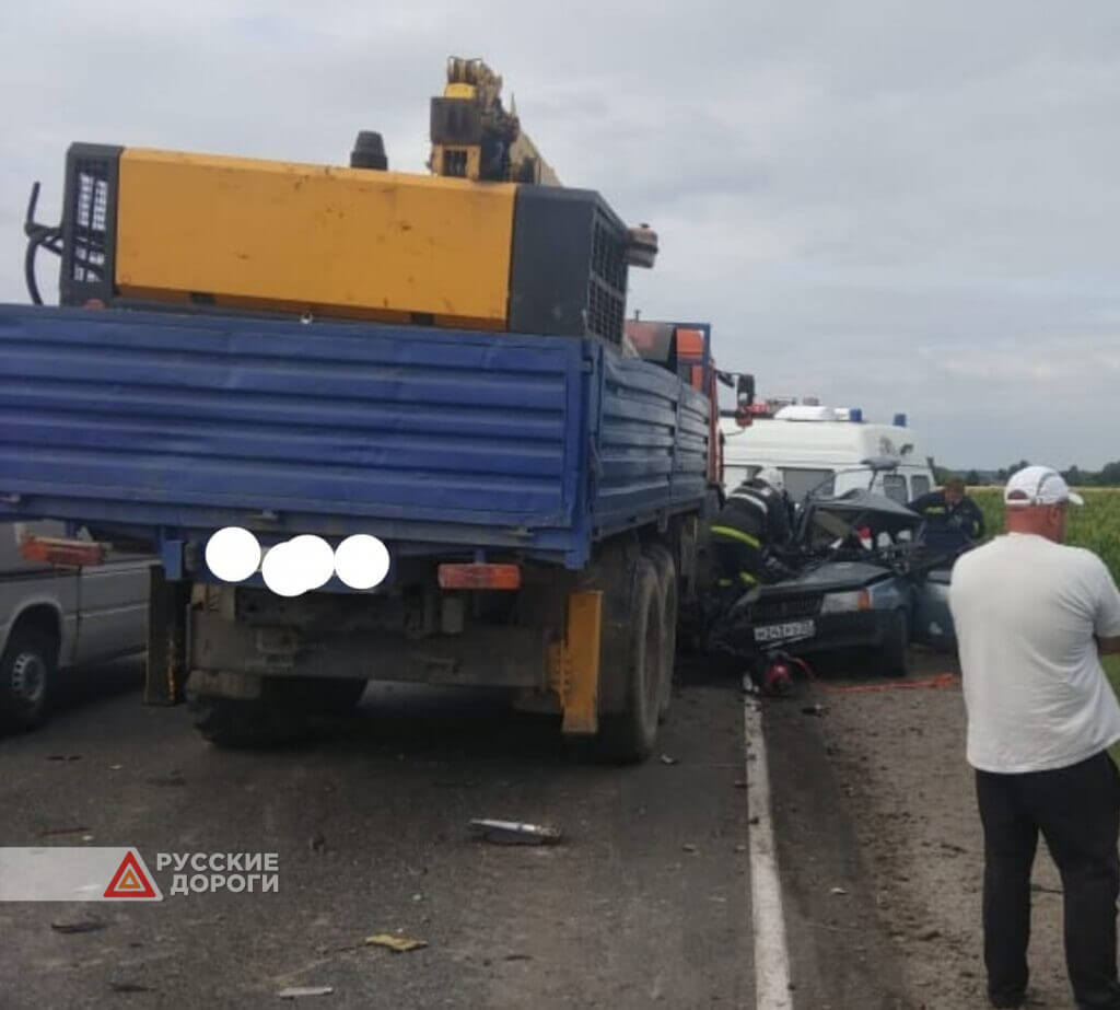 Водитель и пассажирка «Жигулей» погибли под встречным КАМАЗом