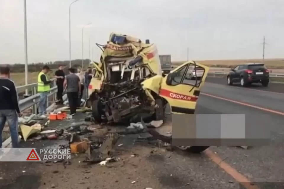 Водитель скорой и фельдшер погибли в ДТП под Уфой