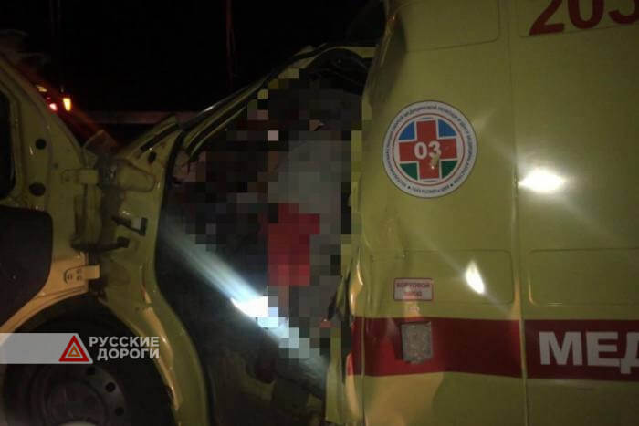 Водитель скорой и фельдшер погибли в ДТП под Уфой