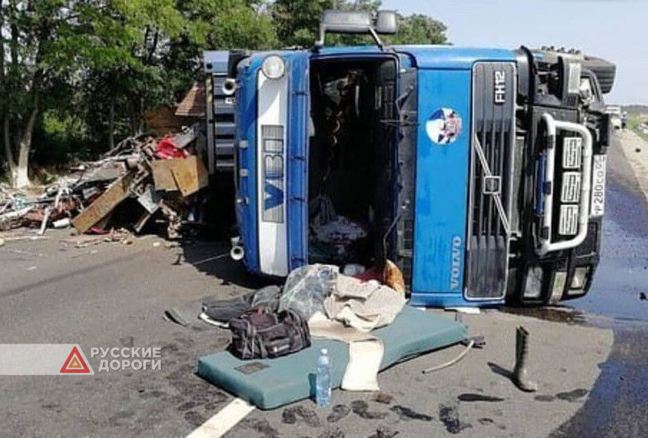 Мужчина и две женщины разбились в ДТП на Ставрополье