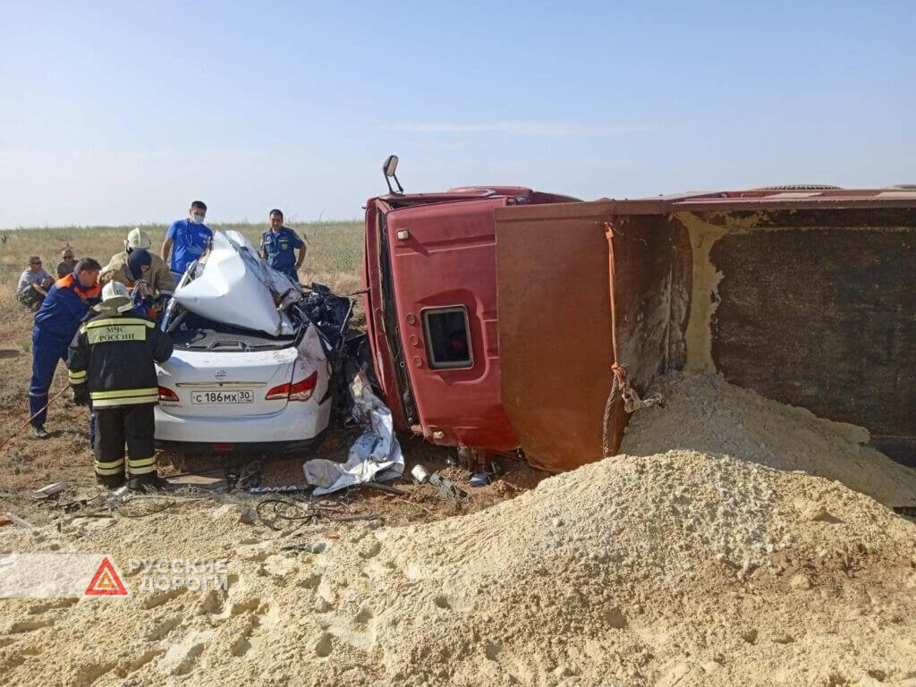 5 человек погибли под встречным КАМАЗом в Калмыкии