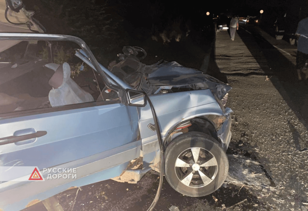 Трое погибли в ДТП с участием грузовика и легкового автомобиля в Ростовской области