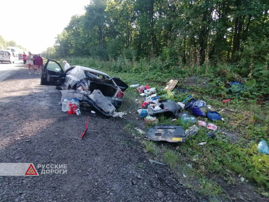Три автомобиля столкнулись на трассе М-5 в Челябинской области
