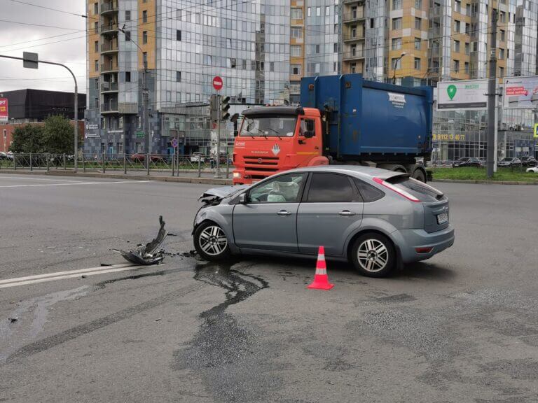 Автомобиль перекрыл выезд