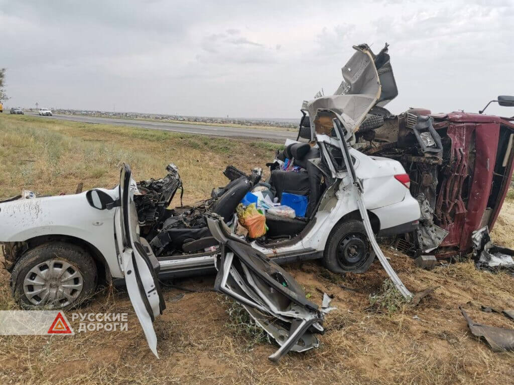 5 человек погибли под встречным КАМАЗом в Калмыкии