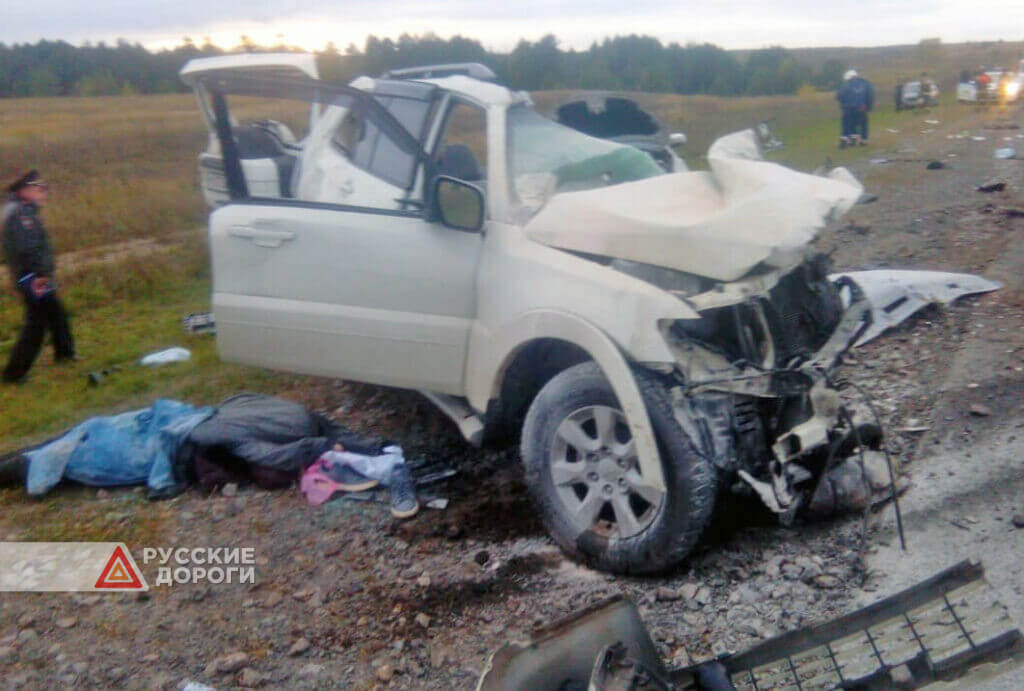 Водитель и пассажир Mitsubishi погибли на Оренбургском тракте
