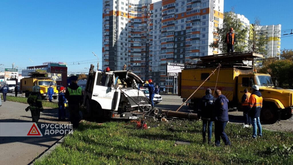 Водитель мусоровоза погиб в ДТП в Ижевске