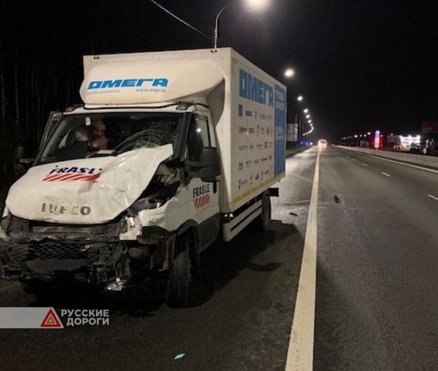 Грузовик сбил троих мужчин на трассе М-7 в Нижегородской области
