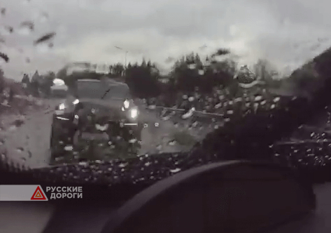 Пьяная женщина на Porsche лоб в лоб столкнулась с Renault в Чебоксарах