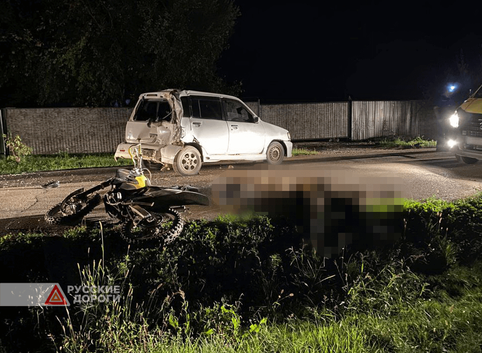 Мотоциклист и его пассажир разбились в ДТП в Приморье