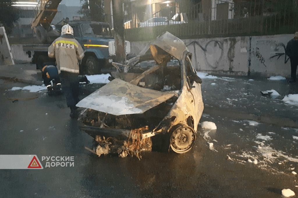 Трое сгорели в каршеринговом автомобиле в Новосибирске