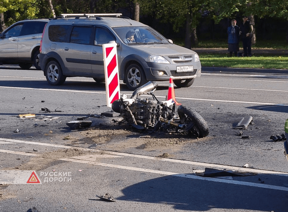 Мотоциклист разбился на Вешняковской улице в Москве
