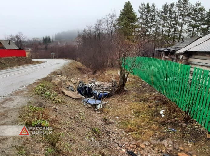 В Башкирии ВАЗ-2109 опрокинулся в кювет