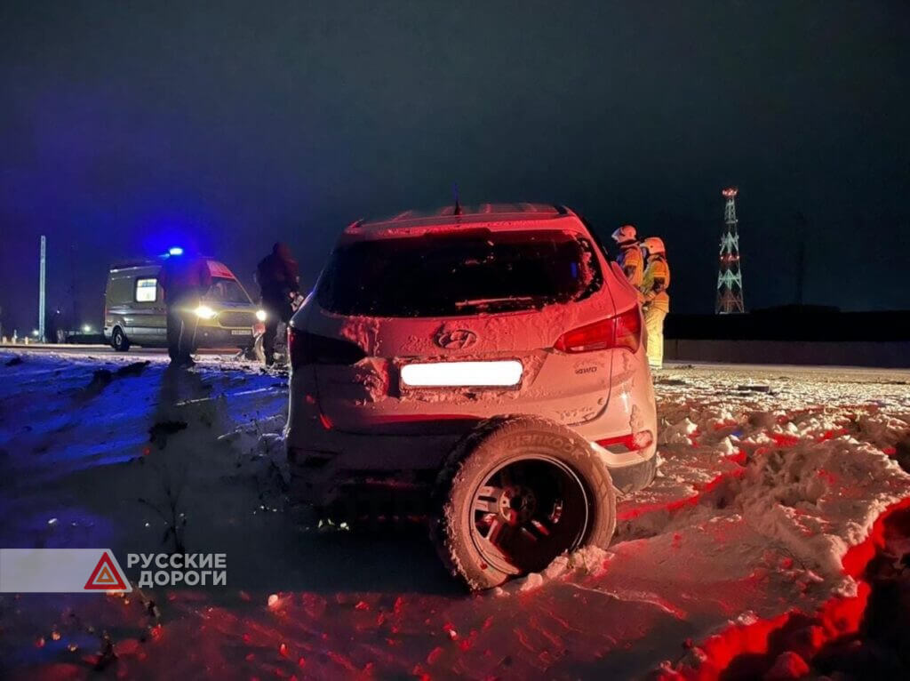 Водитель и пассажир Kia разбились на трассе Сургут &#8212; Салехард