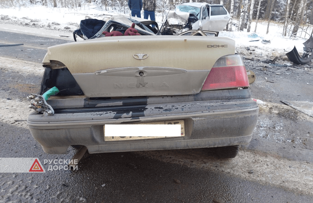 Daewoo Nexia и «Лада Приора» лоб в лоб столкнулись в Рязанской области