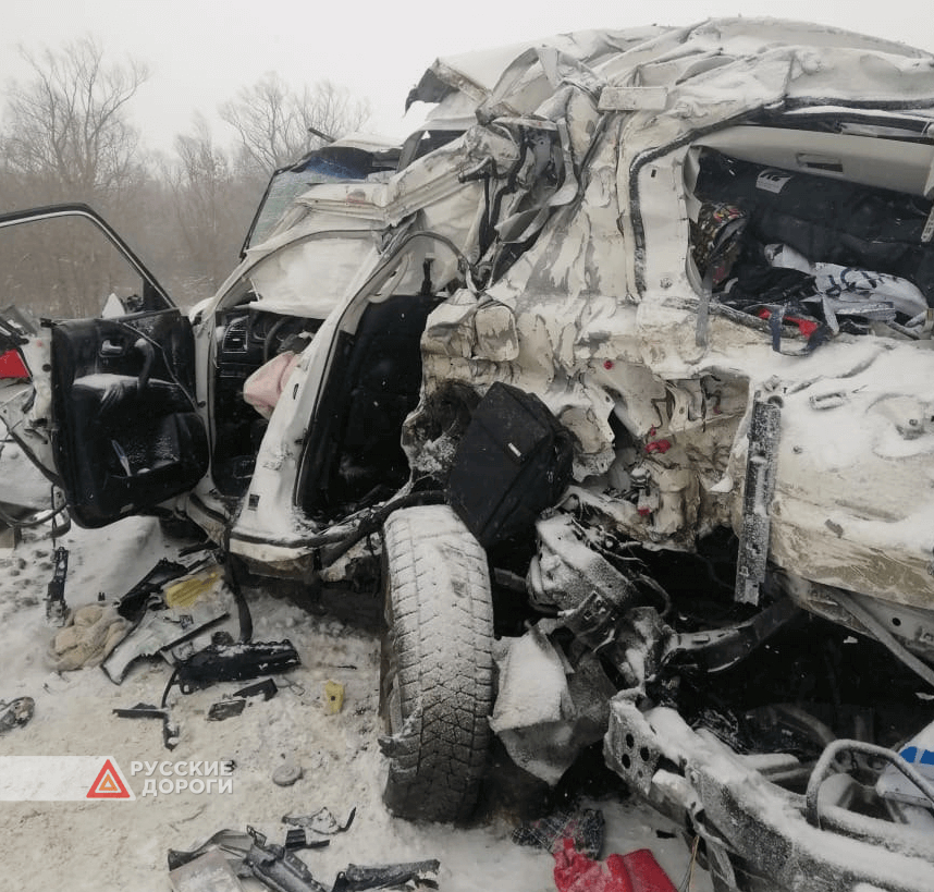 Мужчина потерял супругу и дочь в результате массовой аварии в Волгоградской области