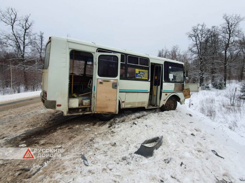 58-летний водитель погиб в ДТП с автобусом в Чувашии