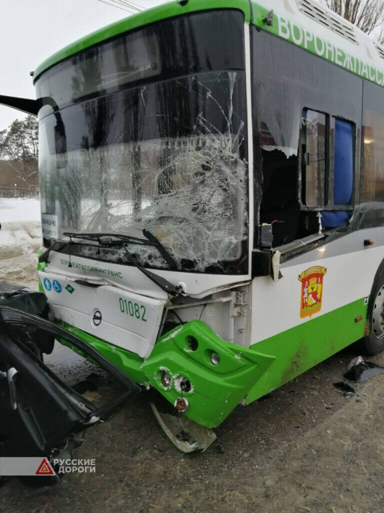 Мужчина и младенец погибли в ДТП в Воронеже