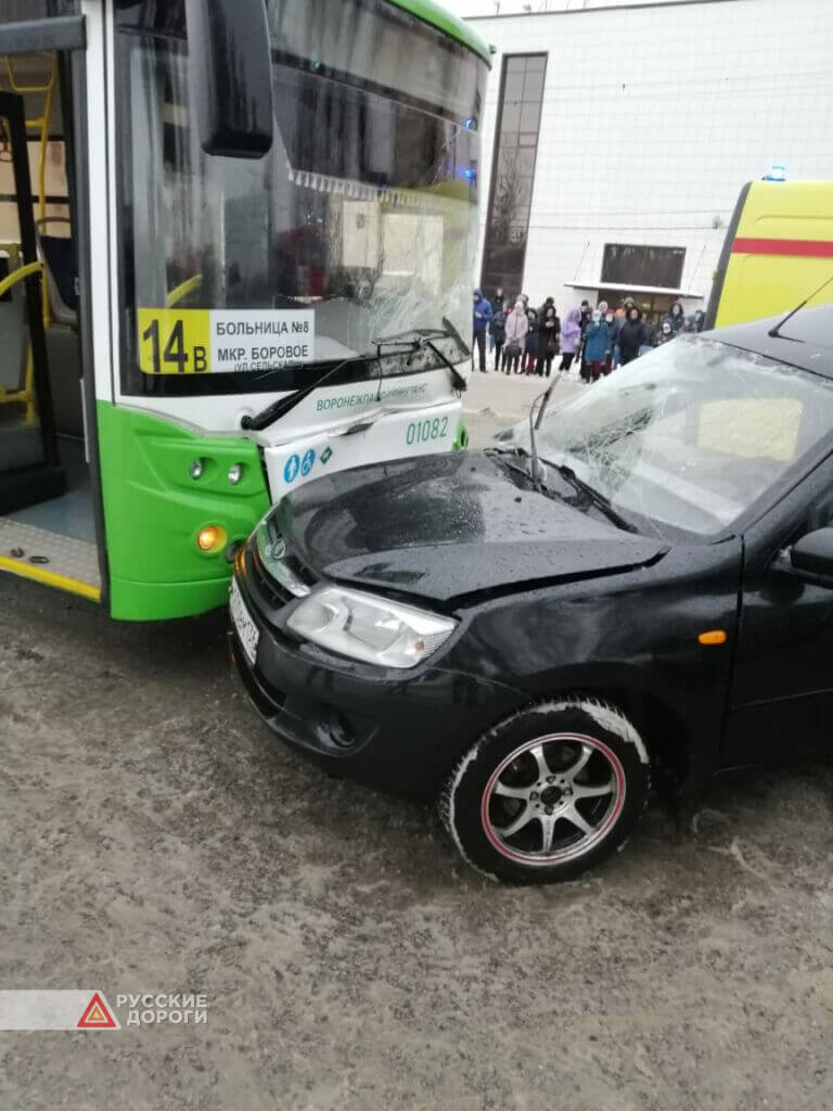 Мужчина и младенец погибли в ДТП в Воронеже