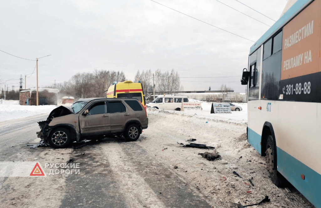 Водитель &#171;Хонды&#187; разбился в ДТП в Новосибирске