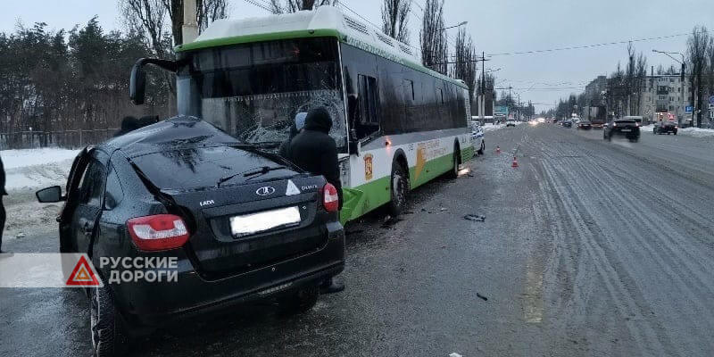 Мужчина и младенец погибли в ДТП в Воронеже