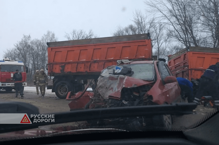 КАМАЗ и Hyundai столкнулись под Орлом