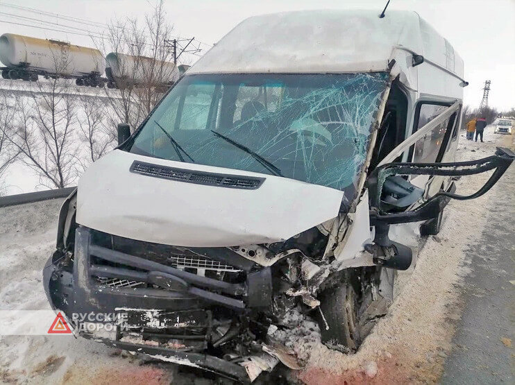 Водитель и пассажир «Логана» скончались на месте ДТП под Самарой