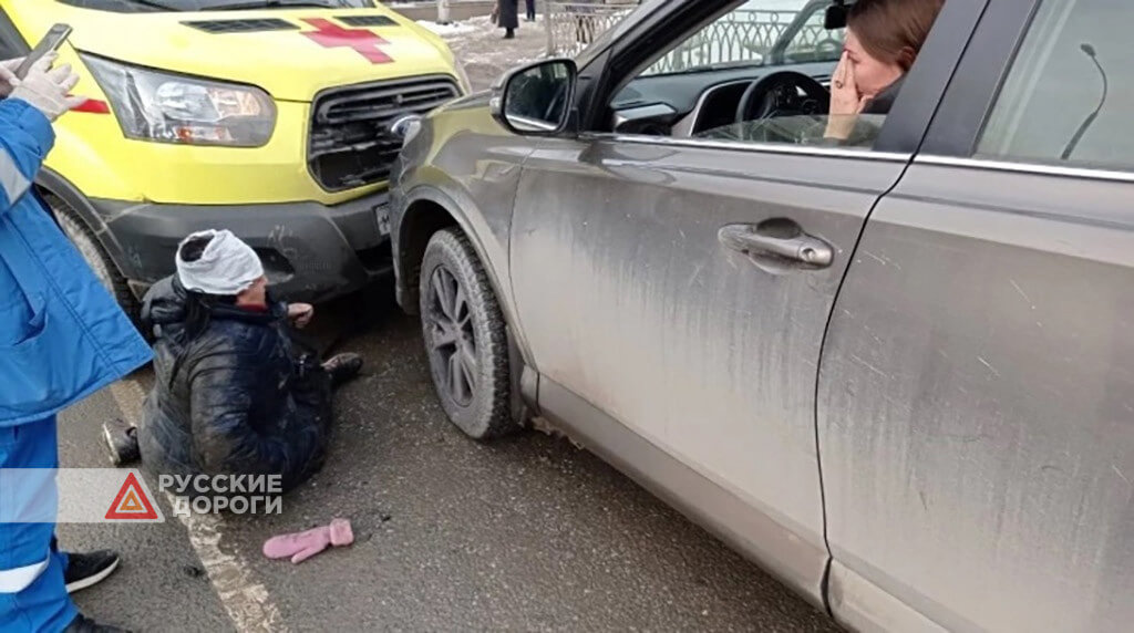 В Екатеринбурге скорая сбила пешехода