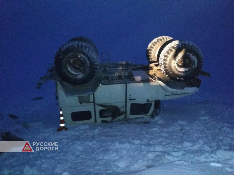 На Чукотке перевернулся вездеход с людьми