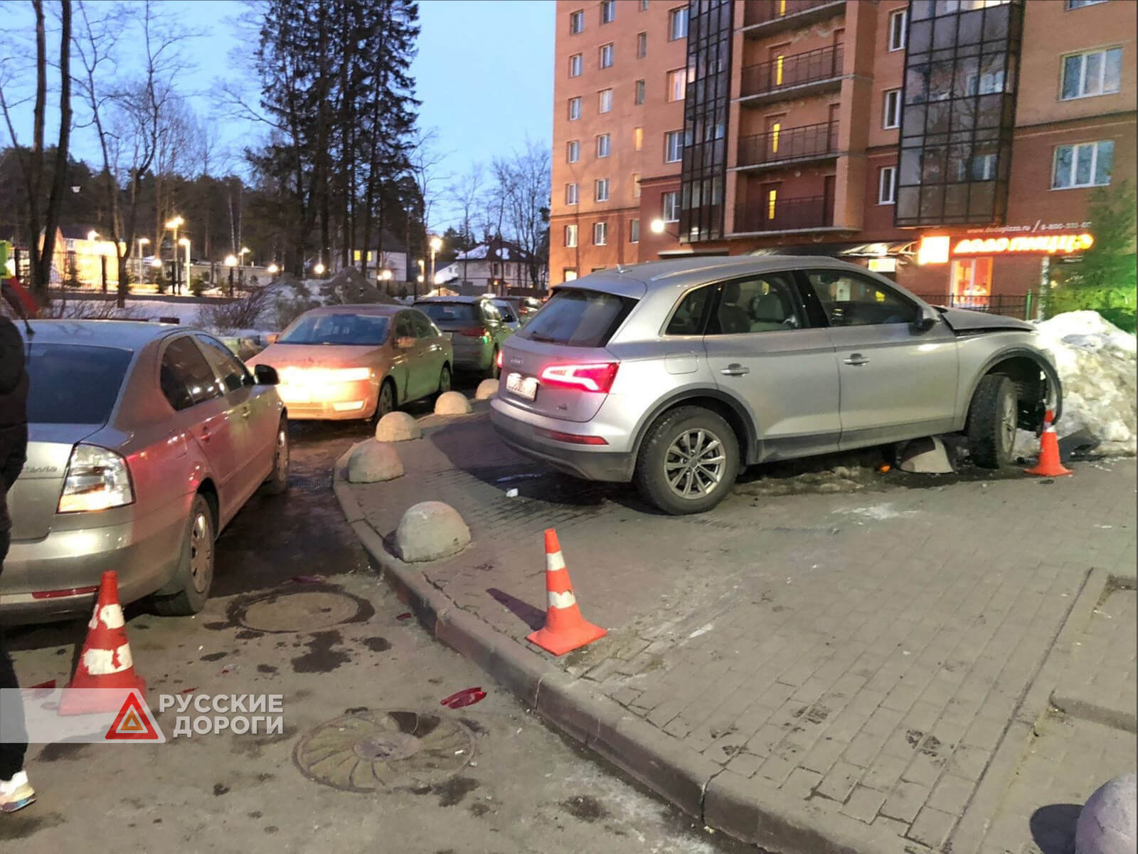 Во Всеволожске женщина на Audi сбила двоих детей