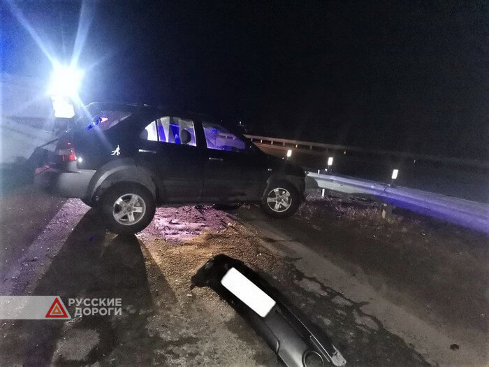 Отбойник проткнул машину на трассе Минск — Гродно