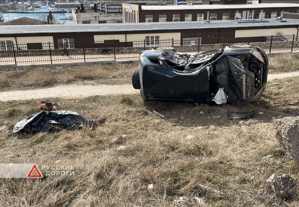 В Севастополе преступник разбился на угнанной машине