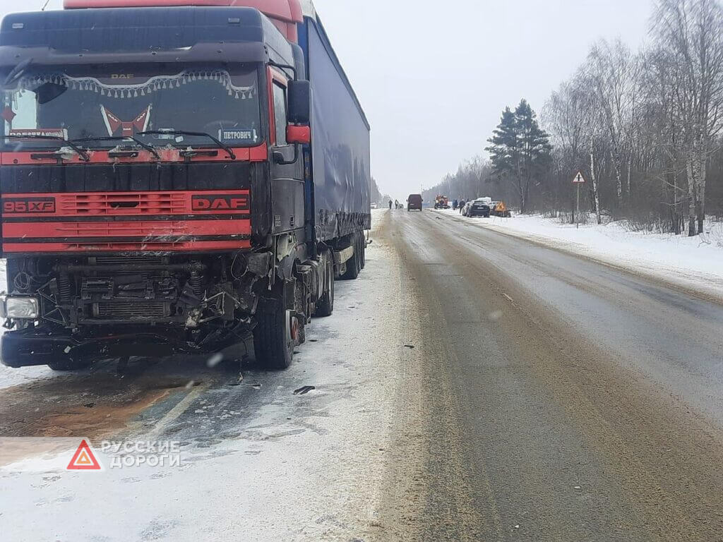 Водитель и пассажирка &#171;Фольксвагена&#187; погибли на трассе М-9 «Балтия»