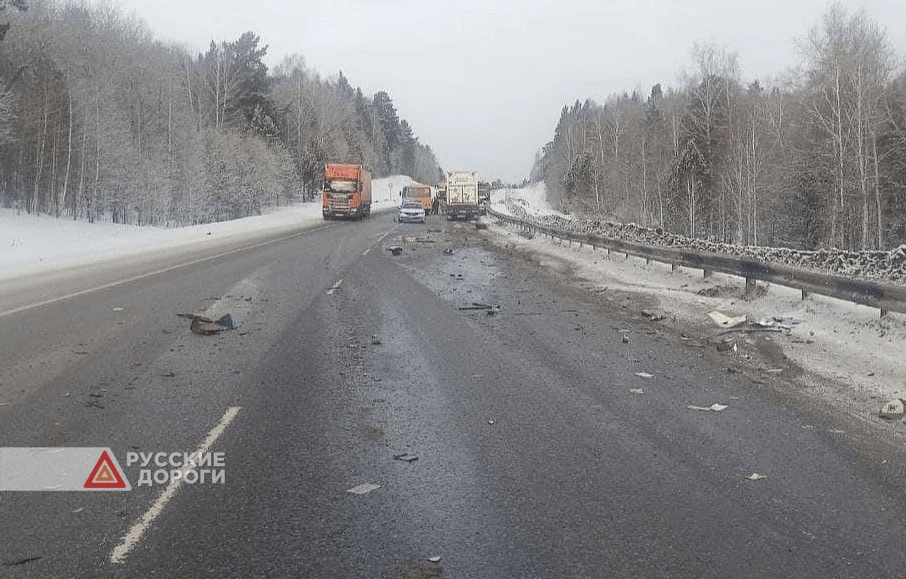 Женщина на «Солярисе» разбилась в Красноярском крае