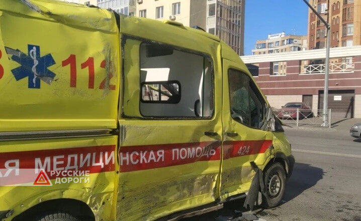 Массовое ДТП с участием скорой произошло в Казани