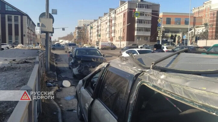 Массовое ДТП с участием скорой произошло в Казани