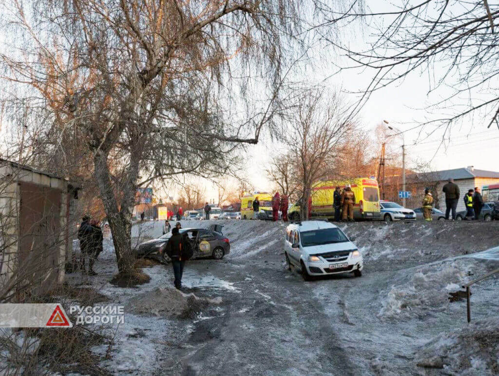 Женщина и ребенок погибли в массовом ДТП в Барнауле