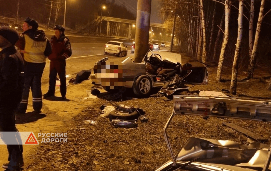 Два парня и девушка разбились в ДТП в Казани