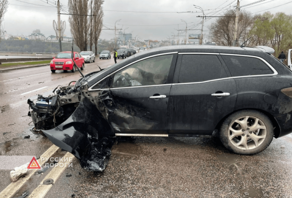 Массовая авария на Чернавском мосту в Воронеже