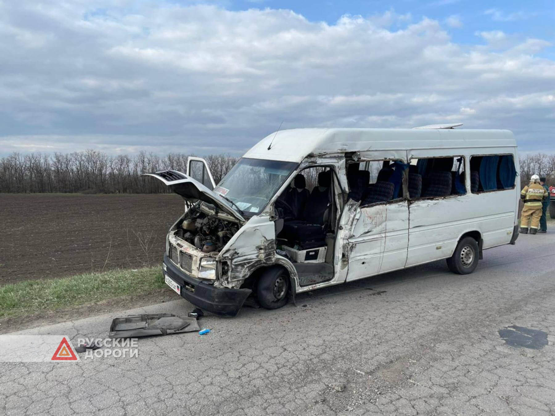 В Ростовской области микроавтобус с беженцами из ДНР попал в ДТП